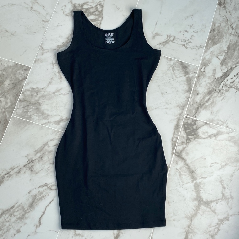 😍Spanx Assets Slip shapewear. Black. M